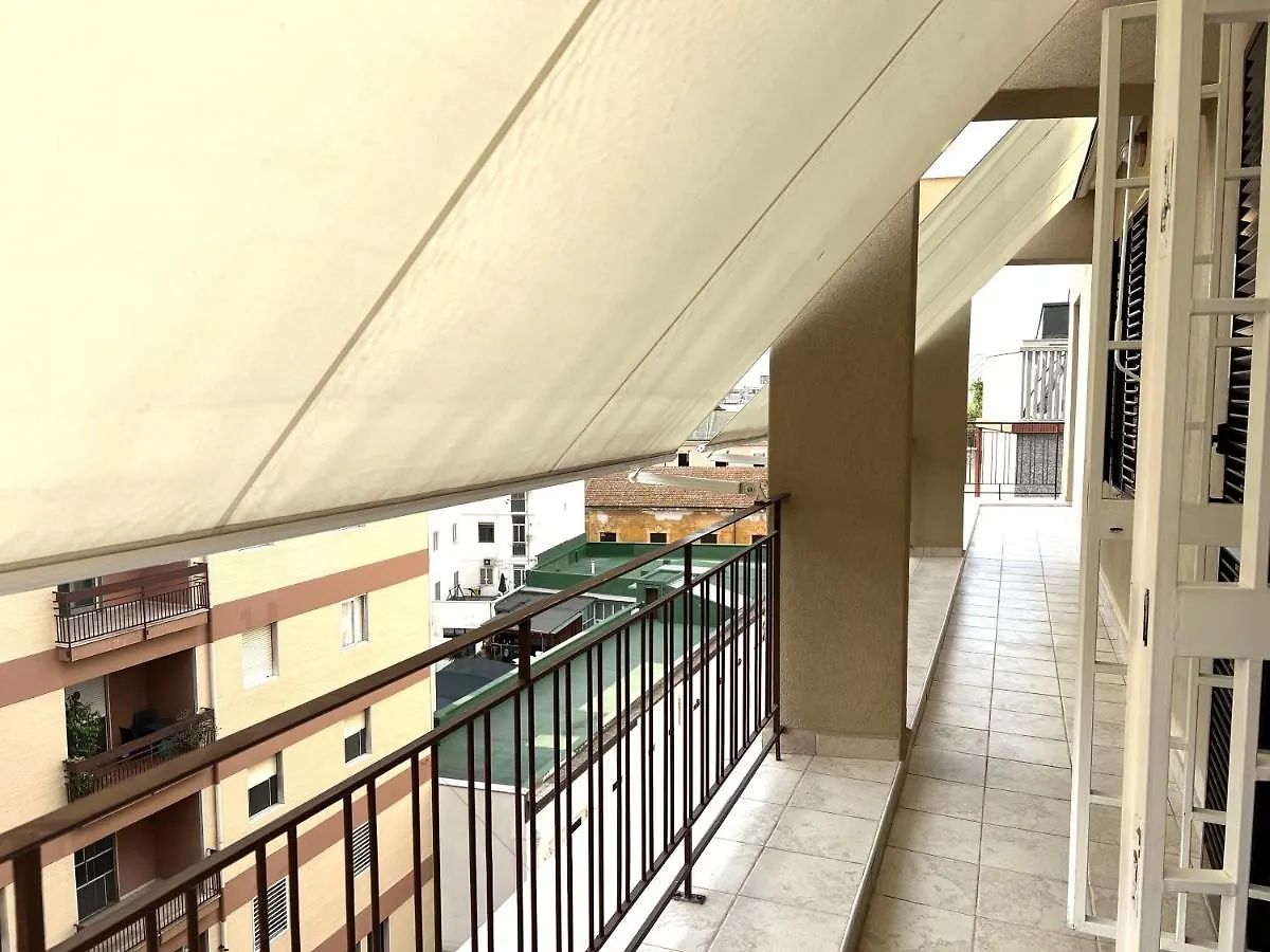 Esperia Home Attico In Centro Citta'. バーリ アパート